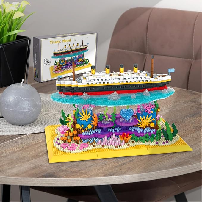 Titanic Ship Micro Mini Building Blocks Set，3892PCS+ Classic Collectible Display Model Set,MOC Boat Bricks Kit Bricks Model，Great Gift for Adults/Teens