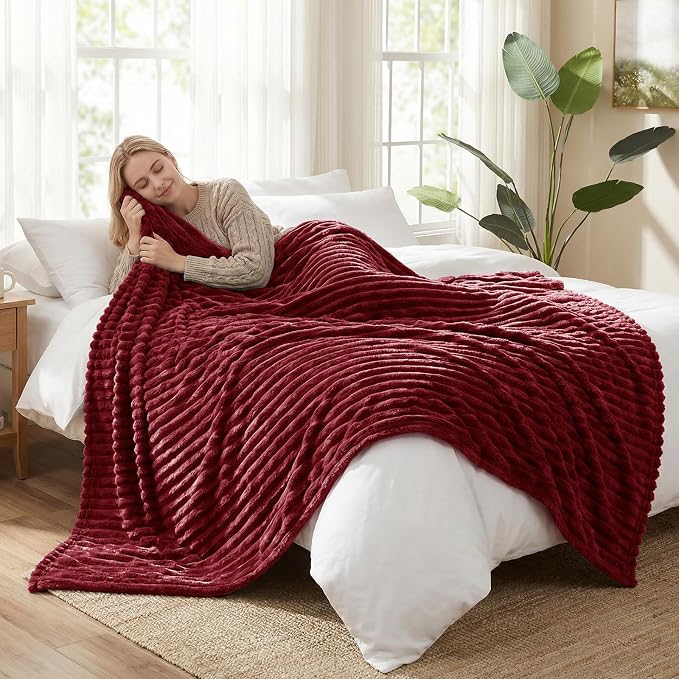 HIMEET Red Queen Size Blanket for Bed, 300GSM Ribbed Fleece, 90 x 90 Inches | Ultra Soft Flannel, All-Season Lightweight Warmth, Cozy Bed Coverage & Bedroom Decor, Gift for Men & Women, Machine Washable