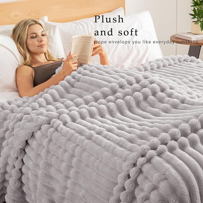 Exclusivo Mezcla Striped California King Size Fleece Blanket for Bed | Soft Breathable Cozy Bed Blankets, Lightweight Plush Fluffy Fuzzy Jacquard Decorative Blankets