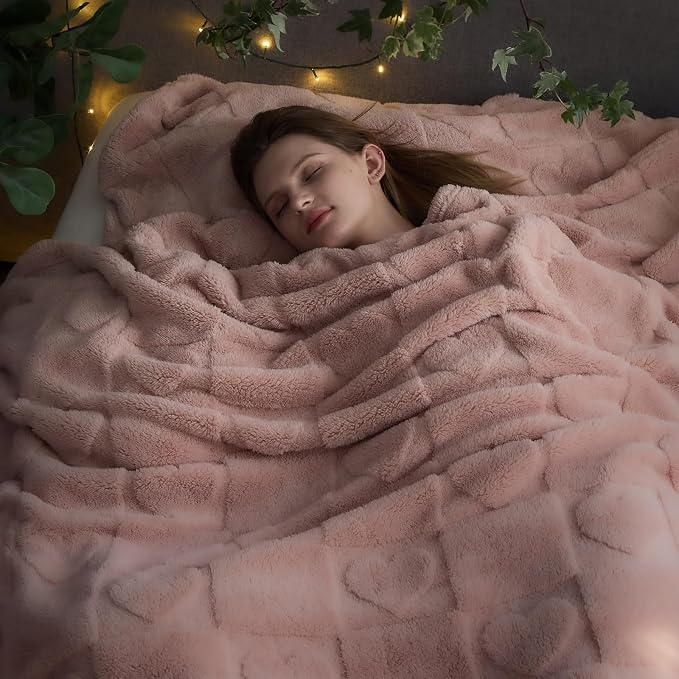 NEWCOSPLAY 3D Heart Checkered Flannel Queen Blanket, Pink Love, 90"x90" | Super Soft Cute Lightweight Decorative Premium Silky Fleece Blanket for Couch Sofa Bed, Gift for Women Men, All Season Use