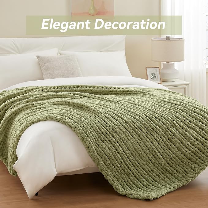 Negwoo Chunky Knit Throw Blanket, Knitted Throw Chenille Yarn, 40"*50" | Soft Thick Cable Knitted Blankets, Handmade Big Thick Blanket, Machine Washable Cute Comfy Blanket for Home Decor,Light green