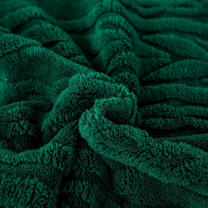 YUSOKI Sherpa Fleece Twin XL Size Blanket, Forest Green, 65"x90" | 3D Stylish Design,320GSM, Non-Shedding, Lightweight for All Season Use, stays fluffy after repeated washes, Perfect Gifts