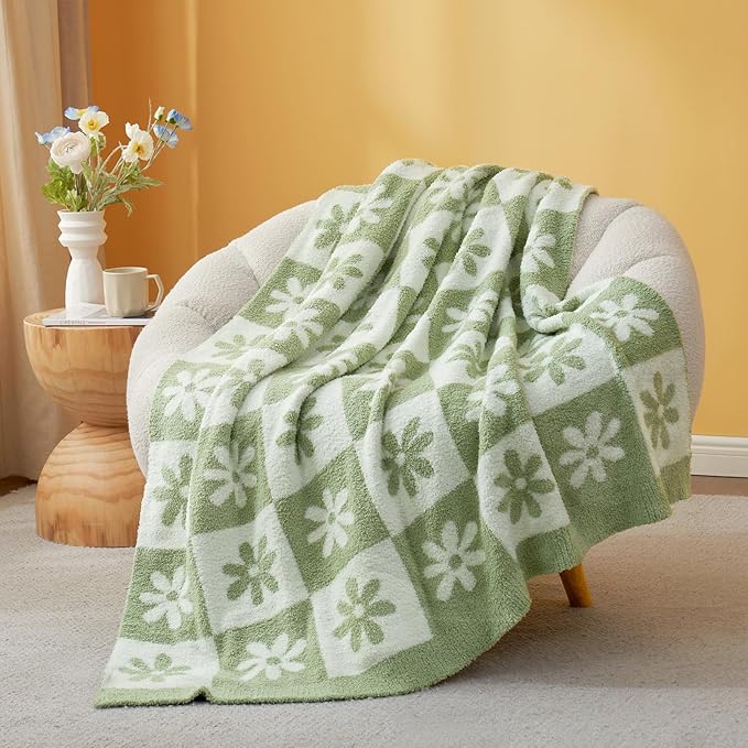 Snuggle Sac Checkered Blanket, Sage Green Flower Throw Blanket for Couch Plaid Microfiber Fluffy Warm Cozy Fuzzy Soft Throw Blanket Reversible Checkered Blankets for Sofa, Chair, Bed, 50x60 inches