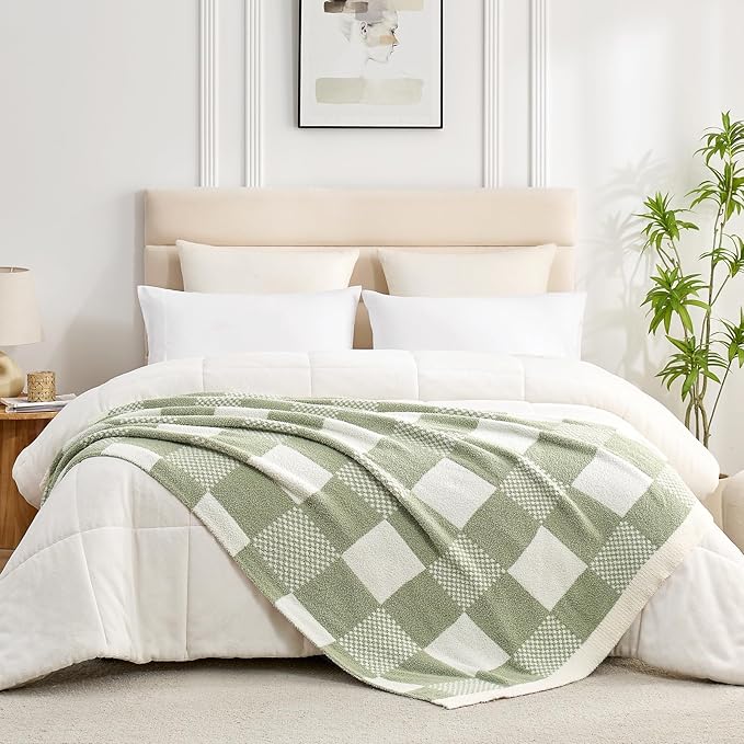 Snuggle Sac Checkered Blanket, Sage Green Throw Blanket for Couch Plaid Microfiber Fluffy Warm Cozy Fuzzy Soft Throw Blanket Reversible Checker Blankets for Sofa, Chair, Bed, 50x60 inches