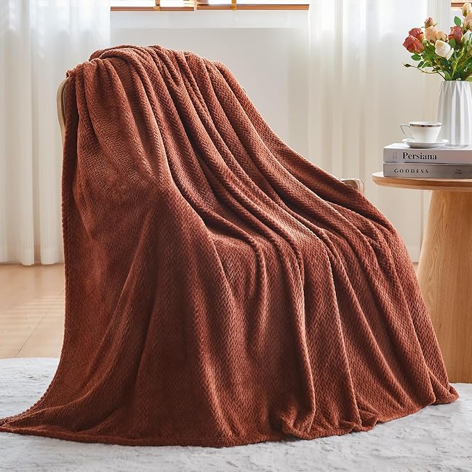 NEWCOSPLAY Fleece Leaves Pattern King Blanket, Coffee, 90"x110" | Super Soft Throw Blanket, Lightweight Cozy Bed Sofa Blanket, Premium Silky Flannel Fleece, Travel Blanket for All Season Use