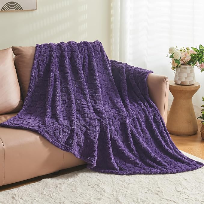NEWCOSPLAY 3D Heart Checkered Flannel Throw Blanket, Purple Heart, 50"x70" | Super Soft Cute Lightweight Decorative Premium Silky Fleece Blanket for Couch Sofa Bed, Gift for Women Men, All Season Use