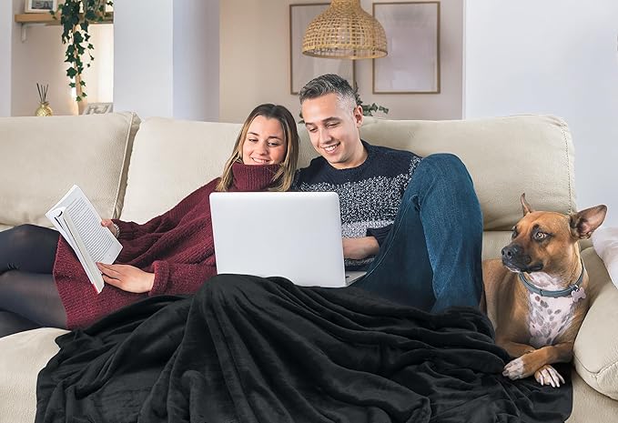 Utopia Bedding Ultra Soft Fleece Bed Blanket Twin Size Black (60x80 Inches) | Microfiber Plush Warm Lightweight Breathable Cozy Blanket Anti-Static, All Season Use, Gift for Women and Men