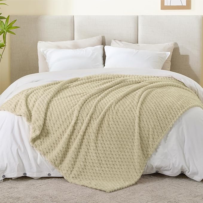 BEDELITE Almond Twin Blanket for Couch, Soft Cozy Gifts for Women, 60 * 80 | 3D Jacquard Decorative Fleece Blanket, Super Soft Plush Throws, Cute Birthday Gift for Women & Men, Suitable for All Seasons