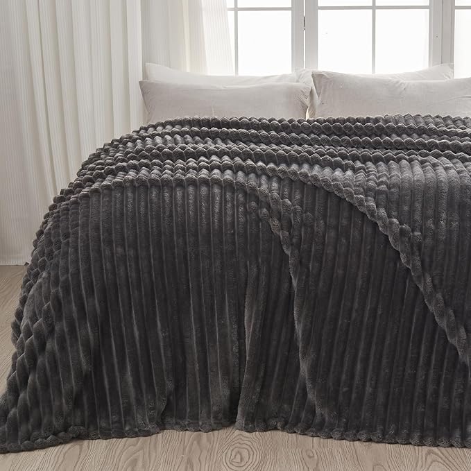 NEWCOSPLAY Super Soft King Blanket Grey Premium Silky Flannel Fleece 3D Ribbed Jacquard Lightweight Bed Blanket All Season Use (Grey Ribbed, King(90"x110"))