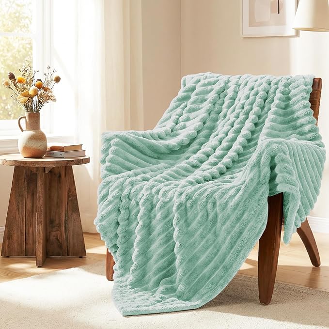 HIMEET Sage Green Full Blanket for Bed, 300GSM Ribbed Fleece, 84 x 90 in | Ultra Soft Flannel, All-Season Lightweight Warmth, Bed Layering & Home Room Decor, Gift for Men & Women, Machine Washable