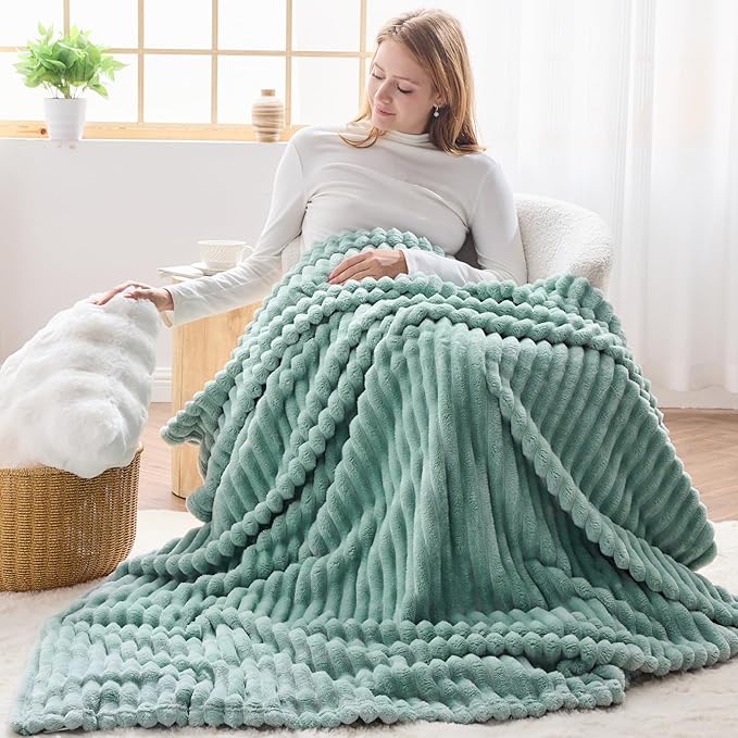 NEWCOSPLAY Super Soft Twin Blanket New Sage Green Premium Silky Flannel Fleece 3D Ribbed Jacquard Lightweight Bed Blanket All Season Use (New Sage Green Ribbed, Twin(60"x80"))