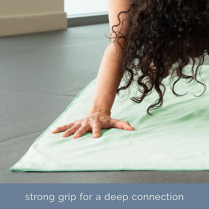 S&T INC. Aura Yoga Mat Towel, Quick Dry Towel, Soft and Absorbent for Gym, Pilates, and Hot Yoga Mat, 1 Pack, 26.5 inches x 72 inches, Microfiber, Sage Green