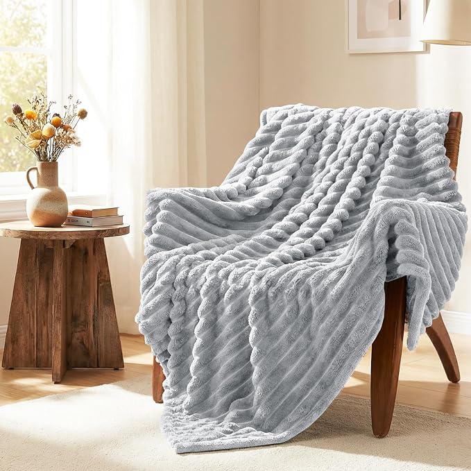 HIMEET Light Grey Oversized Throw Blanket, 300GSM Ribbed Fleece, 50 x 70 in | Ultra Soft Flannel, All-Season Lightweight Warmth, Extra Coverage for Couch Lounging, Home Room Decor, Machine Washable