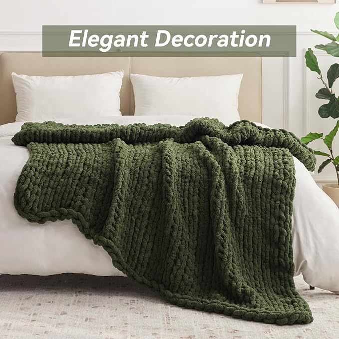 Negwoo Chunky Knit Throw Blanket, Knitted Throw Chenille Yarn, 50"*60" | Soft Thick Cable Knitted Blankets, Handmade Big Thick Blanket, Machine Washable Cute Comfy Blanket for Home Decor, Green