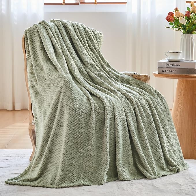 NEWCOSPLAY Fleece Leaves Pattern Throw Blanket, Sage Green, 50"x60" | Super Soft Throw Blanket, Lightweight Cozy Bed Sofa Blanket, Premium Silky Flannel Fleece, Travel Blanket for All Season Use