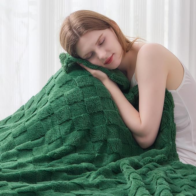 NEWCOSPLAY 3D Checkered Flannel Twin Blanket, Dark Green, 60"x80" | Super Soft Cute Lightweight Decorative Premium Silky Fleece Blanket for Couch Sofa Bed, Gift for Women Men, All Season Use