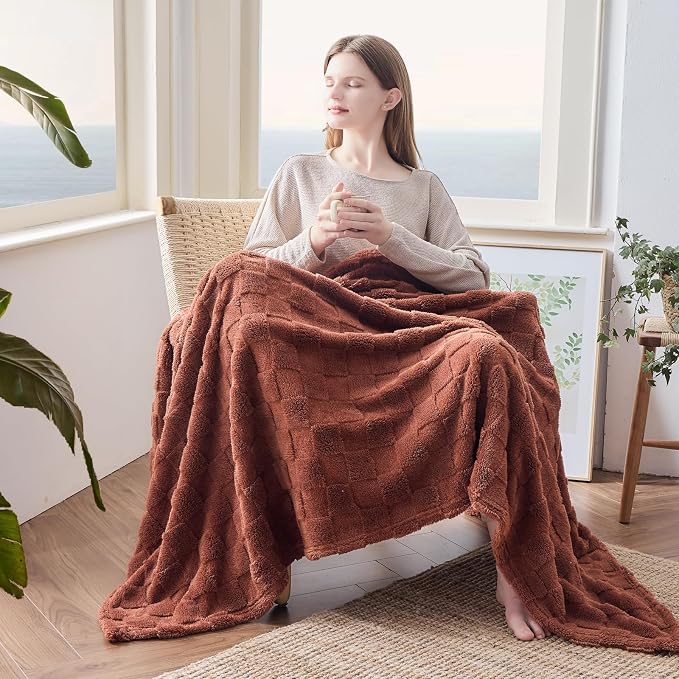 NEWCOSPLAY 3D Checkered Flannel Throw Blanket, Coffee Checkered, 50"x70" | Super Soft Cute Lightweight Decorative Premium Silky Fleece Blanket for Couch Sofa Bed, Gift for Women Men, All Season Use