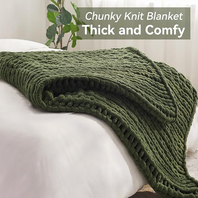Negwoo Chunky Knit Throw Blanket, Knitted Throw Chenille Yarn, 50"*60" | Soft Thick Cable Knitted Blankets, Handmade Big Thick Blanket, Machine Washable Cute Comfy Blanket for Home Decor, Green
