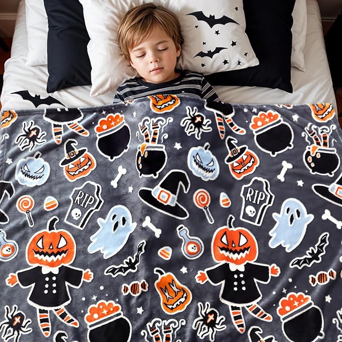 Halloween Blanket Cozy Soft Lightweight Fleece Fall Pumpkin Throw Blankets Glow in The Dark Blankets Gifts Decor for Girls Boys Teens Kids Women Birthday
