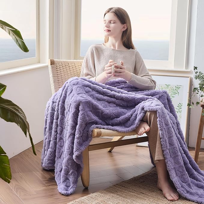 NEWCOSPLAY 3D Heart Checkered Flannel King Blanket, Lavender, 90"x110" | Super Soft Cute Lightweight Decorative Premium Silky Fleece Blanket for Couch Sofa Bed, Gift for Women Men, All Season Use
