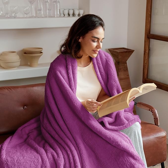 Exclusivo Mezcla Soft Plush Fleece King Size Blankets for Bed Living Room | Lightweight Fuzzy Fluffy Large Blanket for All Seasons, Cozy Velvet for Women Men, Machine Washable, 90"x104", Purple
