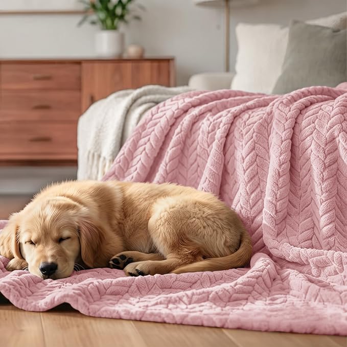 Exclusivo Mezcla Soft Fleece Bed Blanket Twin Size, 60”x80”, Pink | Cozy Fluffy Lightweight Blankets for Summer, Decorative Plush Flannel Throws for Living room, Bedroom with Leaves Pattern
