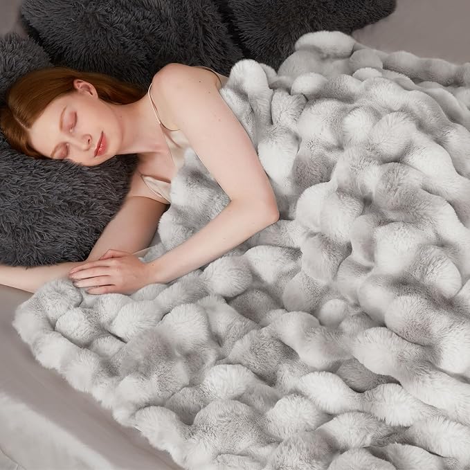 Luxury 1000GSM Rabbit Faux Fur Blanket, Super Heavy Warm Cozy Brown Blankets for Couch Bed Sofa, Ruched Plush Fuzzy Elegant Soft Reversible Mink Blanket Living Room Bedroom, 90" x 90"