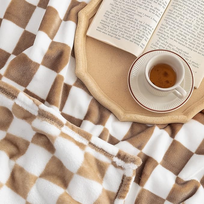 LOMAO Throw Blankets Flannel Blanket with Checkerboard Grid Pattern Soft Throw Blanket for Couch, Bed, Sofa Luxurious Warm and Cozy for All Seasons (Khaki, 50"x60")