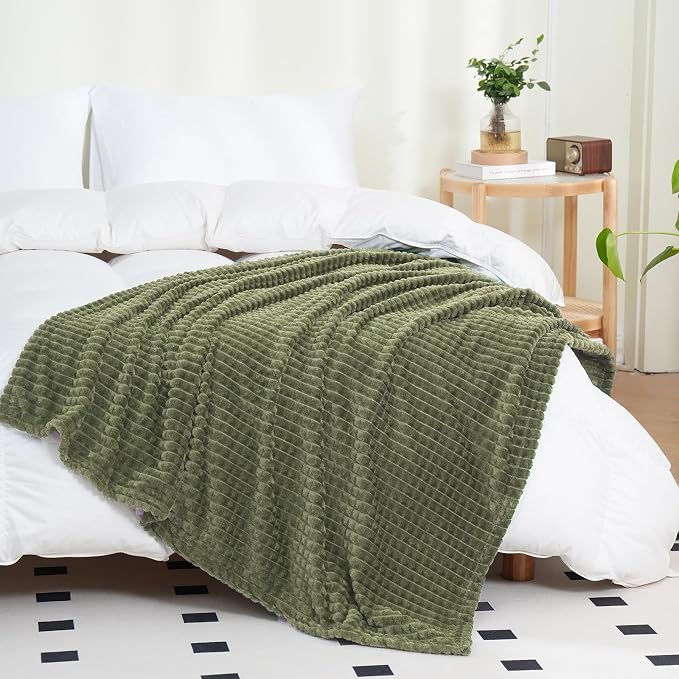 Puncuntex Fleece Throw Blanket Olive Green 50"×60" with Square Grid Design | Super Soft Plush Cozy Flannel Throw Blanket Luxury for Couch Sofa Chair