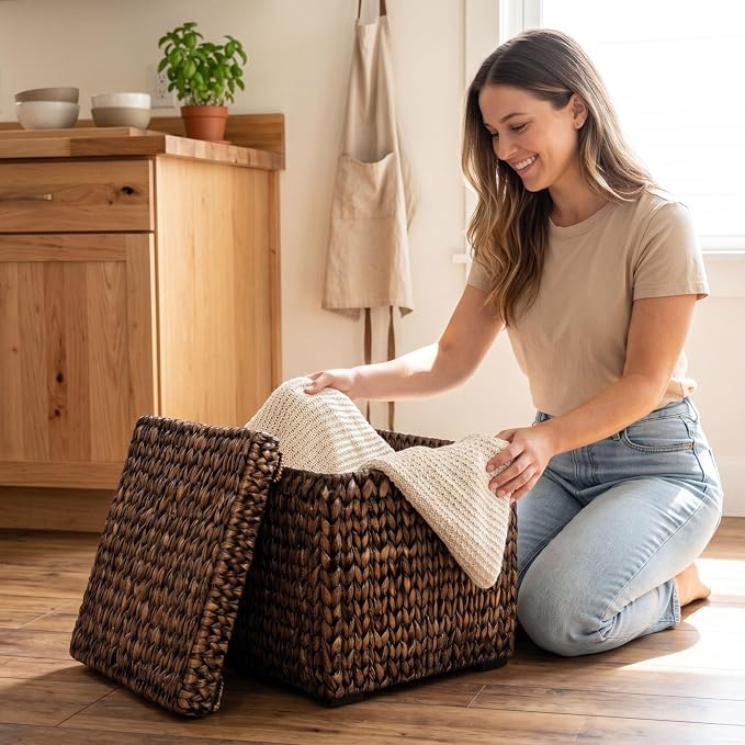 BIRDROCK HOME Storage Cube Box with Lid - Brown Wash Seagrass - Large Hand Woven Floor Container for Blankets Pillows - Sturdy Metal Frame