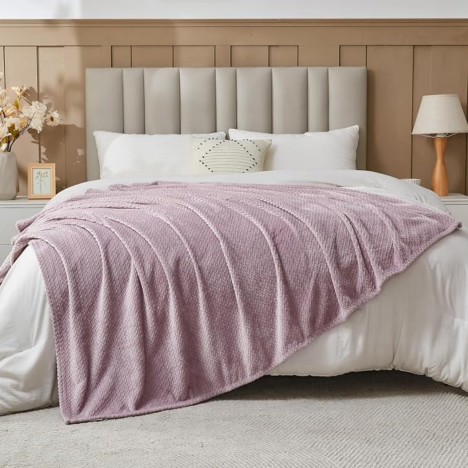 NEWCOSPLAY Fleece Leaves Pattern Queen Blanket, Light Purple, 90"x90" | Super Soft Throw Blanket, Lightweight Cozy Bed Sofa Blanket, Premium Silky Flannel Fleece, Travel Blanket for All Season Use