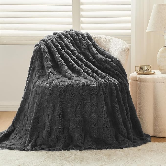 NEWCOSPLAY 3D Checkered Flannel Throw Blanket, Dark Grey, 50"x70" | Super Soft Cute Lightweight Decorative Premium Silky Fleece Blanket for Couch Sofa Bed, Gift for Women Men, All Season Use