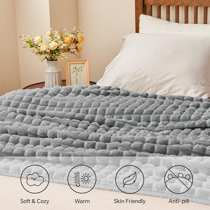 BEDELITE Grey Checked Fleece King Size Throw Blankets for Bed, 108x90 Inch | Soft Warm Fuzzy Fluffy Blanket for Bed Sofa, Lightweight Plush Cozy Blankets for Home Room Decor, Gift for Women, All Season