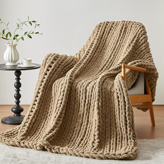 Negwoo Chunky Knit Throw Blanket, Knitted Throw Chenille Yarn, 40"*50" | Soft Thick Cable Knitted Blankets, Handmade Big Thick Blanket, Machine Washable Cute Comfy Blanket for Home Decor,Light brown