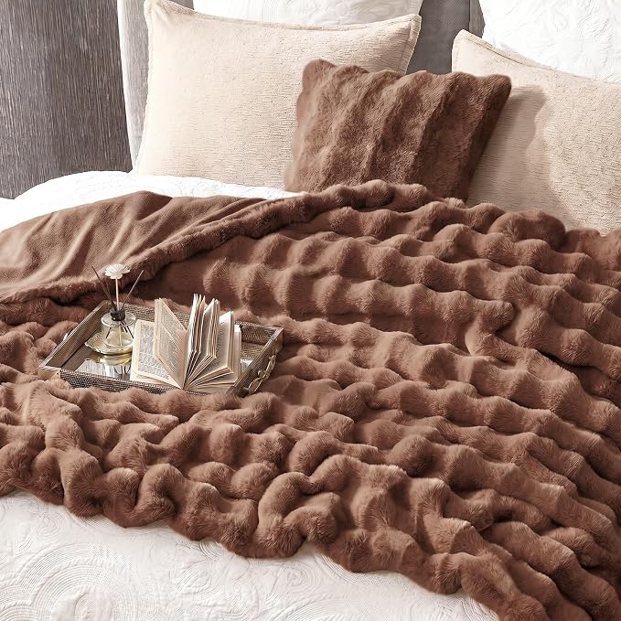 Cozy Bliss Faux Fur Throw Blanket for Couch, Fuzzy Soft Plush Thick Bubble Blanket for Sofa Bedroom Living Room, 50 * 60 Inches Light Brown