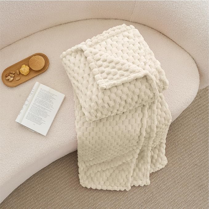 BEDELITE Cream Throw Blanket for Couch, Soft Cozy Gifts for Women, 50 * 60 | 3D Jacquard Decorative Fleece Blanket, Super Soft Plush Throws, Cute Birthday Gift for Women & Men, Suitable for All Seasons