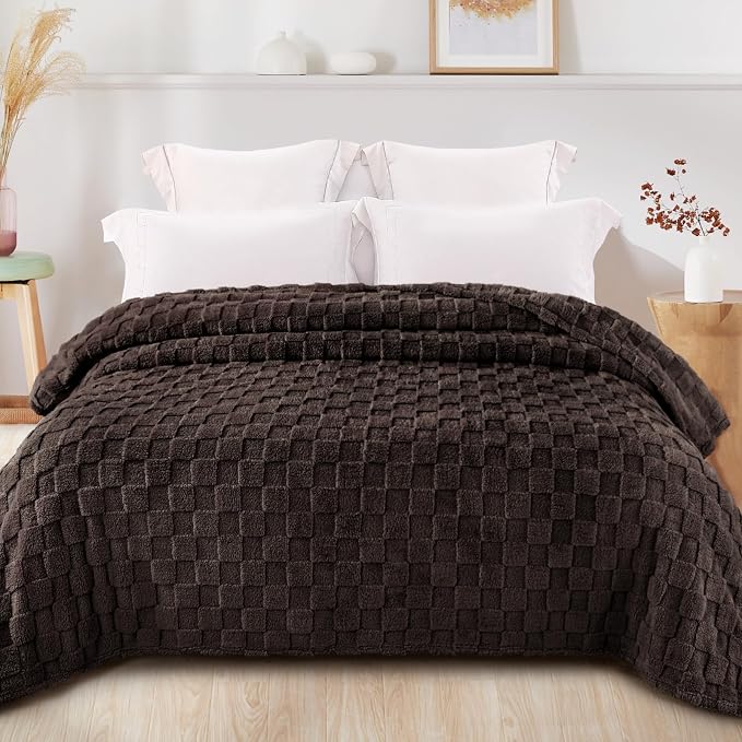 Exclusivo Mezcla 3D Checkered Fleece Queen Blanket for Bed, Coffee | Super Soft and Cozy Fluffy Blanket, Lightweight, Breathable, Decorative Blanket for Living Room, Bedroom, All Season, 90"x90"
