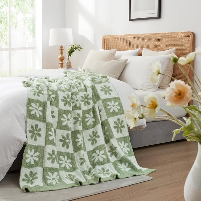 Snuggle Sac Checkered Blanket, Sage Green Flower Throw Blanket for Couch Plaid Microfiber Fluffy Warm Cozy Fuzzy Soft Throw Blanket Reversible Checkered Blankets for Sofa, Chair, Bed, 60x80 inches