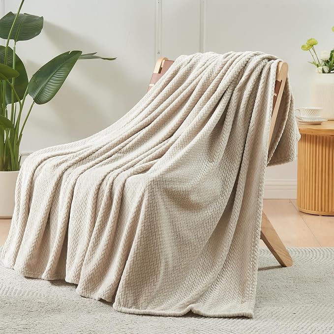 NEWCOSPLAY Fleece Leaves Pattern King Blanket, Linen, 90"x110" | Super Soft Throw Blanket, Lightweight Cozy Bed Sofa Blanket, Premium Silky Flannel Fleece, Travel Blanket for All Season Use