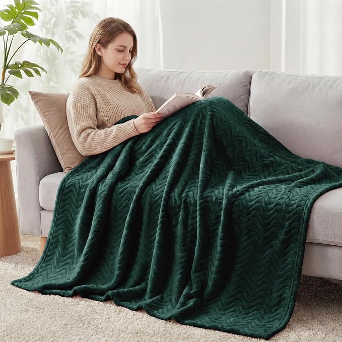 Exclusivo Mezcla Large Fleece Throw Blanket for Couch, Sofa, Forest Green | 50"x70" Soft Breathable Lightweight Flannel Throws for Summer, Plush Cozy Jacquard Wave Blanket for Home Decor