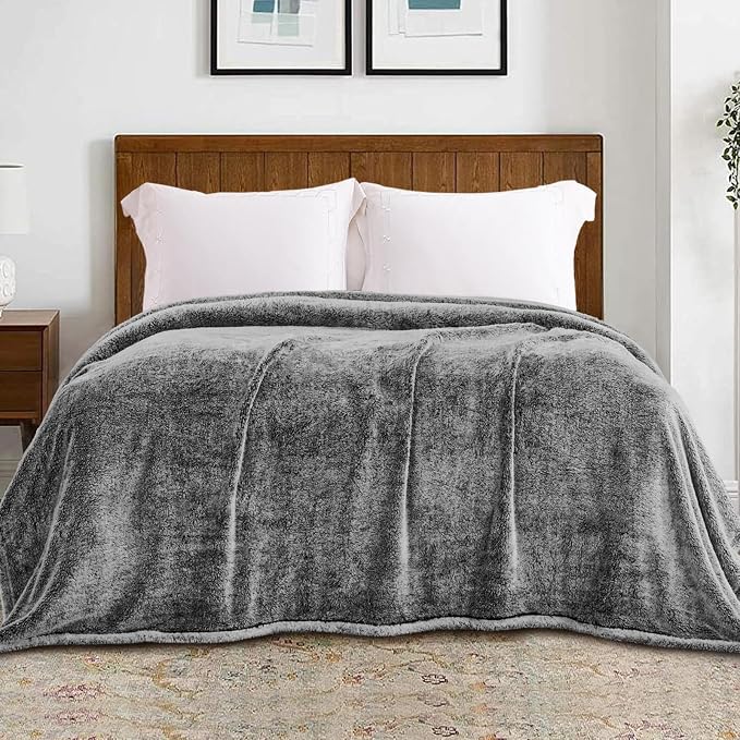 Exclusivo Mezcla Fuzzy Large Fleece Throw Blanket for Couch, Mixed Black | 50x70 Inches, Super Soft and Cozy Throw, Plush Fluffy Blanket for Sofa, Bed, Bedroom, Home Decor, All Season