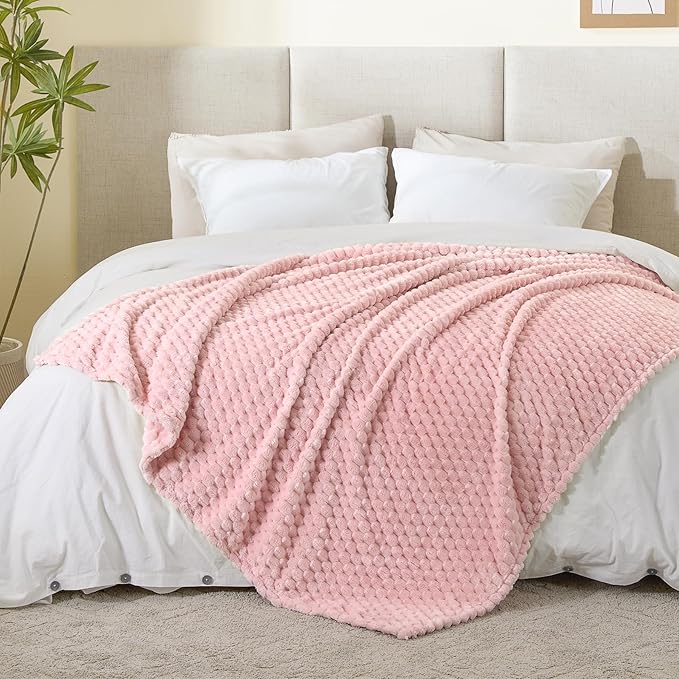 BEDELITE Pink King Blanket for Bed, Soft Cozy Gifts for Women, 108 * 90 | 3D Jacquard Decorative Fleece Blanket, Super Soft Plush Throws, Cute Birthday Gift for Women & Men, Suitable for All Seasons