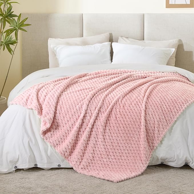 BEDELITE Pink Large Throw Blanket for Couch, Cozy Gifts for Women, 50 * 70 | 3D Jacquard Decorative Fleece Blanket, Super Soft Plush Throws, Cute Birthday Gift for Women & Men, Suitable for All Seasons