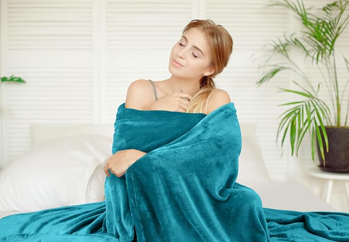 Utopia Bedding Soft Fleece Bed Blanket Twin Size Turquoise (90x66 Inch) | Microfiber Plush Warm Lightweight Breathable Cozy Blanket Anti-Static, All Season Use, Gift for Women and Men