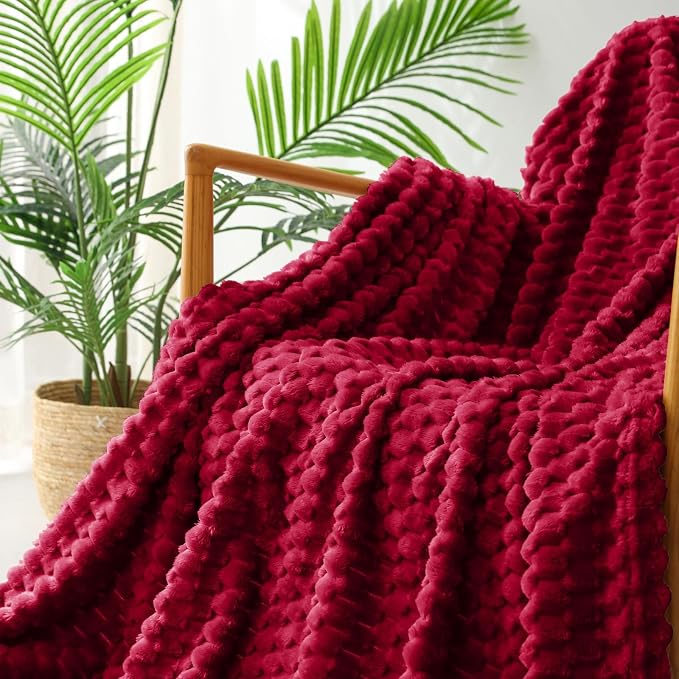 Exclusivo Mezcla 3D Fleece Twin Size Blanket for Bed, Deep Red | Extra Soft Fuzzy Plush Lightweight Bed Blankets, Cozy Fluffy Decorative Blankets for All Seasons, 90x66 Inches