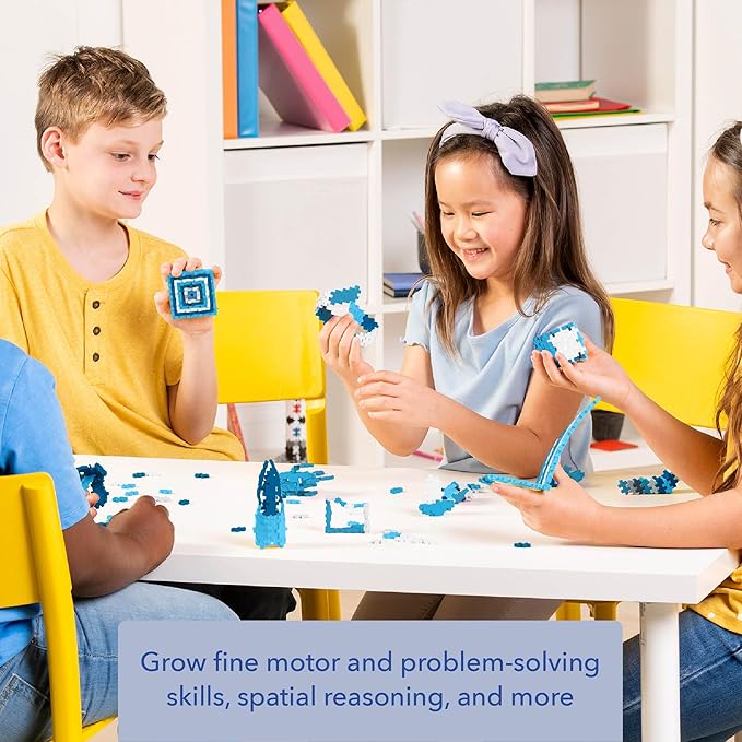 Plus Plus 3D Puzzle Building Block Set, 70 Mini Interlocking Pieces, Fun Holiday Activities for Kids - Snowflake Mini Maker Tube
