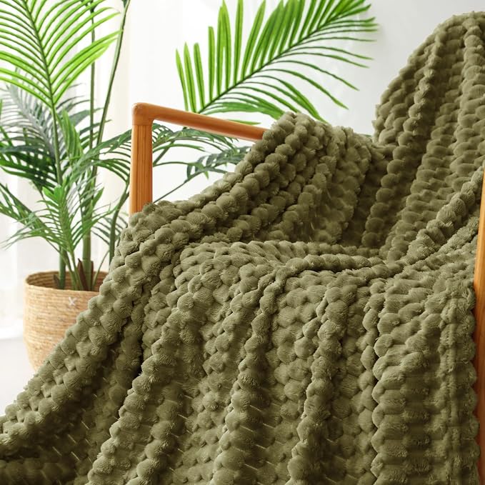Exclusivo Mezcla 3D Fleece Twin Size Blanket for Bed, Olive Green | Extra Soft Fuzzy Plush Lightweight Bed Blankets, Cozy Fluffy Decorative Blankets for All Seasons, 60x80 Inches