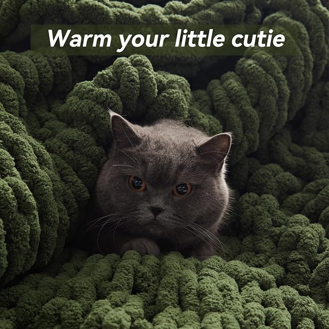 Negwoo Chunky Knit Throw Blanket, Knitted Throw Chenille Yarn, 50"*60" | Soft Thick Cable Knitted Blankets, Handmade Big Thick Blanket, Machine Washable Cute Comfy Blanket for Home Decor, Green