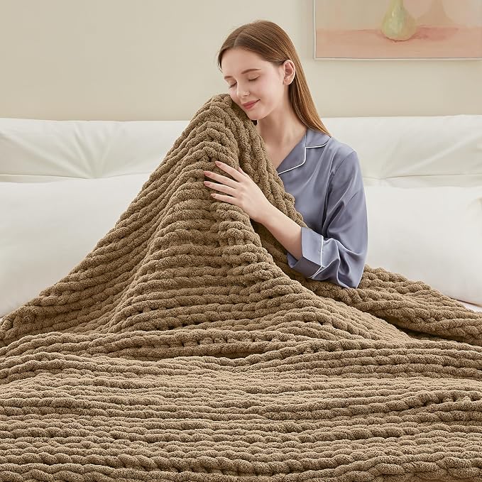 Negwoo Chunky Knit Throw Blanket, Knitted Throw Chenille Yarn, 60"*80" | Soft Thick Cable Knitted Blankets, Handmade Big Thick Blanket, Machine Washable Cute Comfy Blanket for Home Decor,Light brown