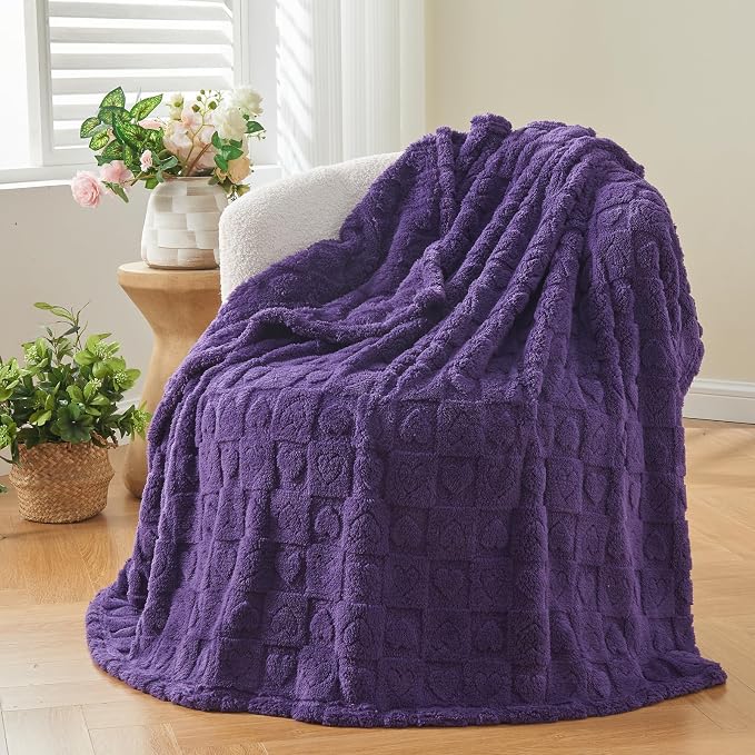 NEWCOSPLAY 3D Heart Checkered Flannel Throw Blanket, Purple Heart, 50"x70" | Super Soft Cute Lightweight Decorative Premium Silky Fleece Blanket for Couch Sofa Bed, Gift for Women Men, All Season Use